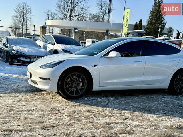 Белый Тесла Модель 3, объемом двигателя 0 л и пробегом 112 тыс. км за 18900 $, фото 3 на Automoto.ua