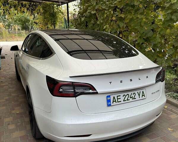 Тесла Модель 3 2019 у Дніпро (Дніпропетровську) на Automoto.ua Білий Тесла Модель 3, об'ємом двигуна 0 л та пробігом 164 тис. км за 20500 $, фото 3 на Automoto.ua