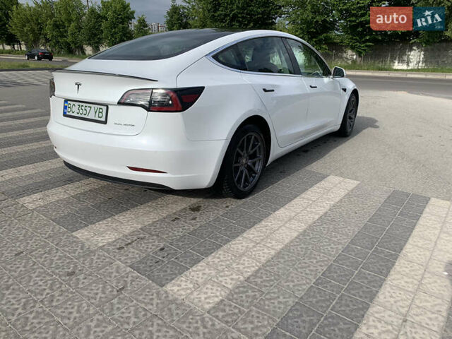 Белый Тесла Модель 3, объемом двигателя 0 л и пробегом 119 тыс. км за 18300 $, фото 3 на Automoto.ua