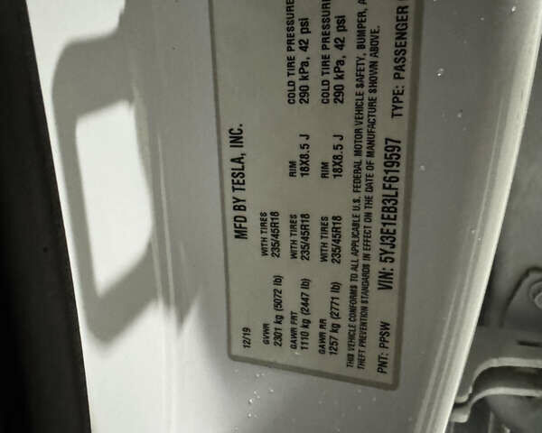 Белый Тесла Модель 3, объемом двигателя 0 л и пробегом 102 тыс. км за 15500 $, фото 14 на Automoto.ua