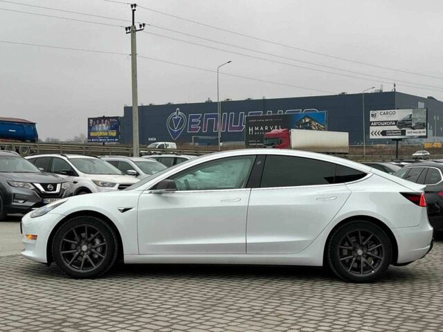 Білий Тесла Модель 3, об'ємом двигуна 0 л та пробігом 203 тис. км за 13790 $, фото 1 на Automoto.ua