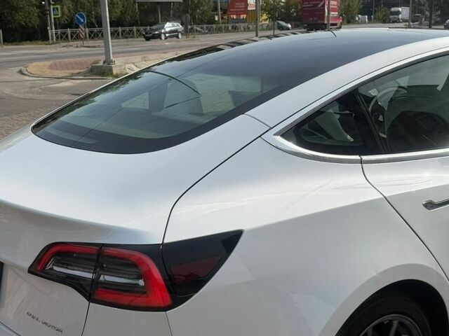 Білий Тесла Модель 3, об'ємом двигуна 0 л та пробігом 38 тис. км за 17900 $, фото 4 на Automoto.ua