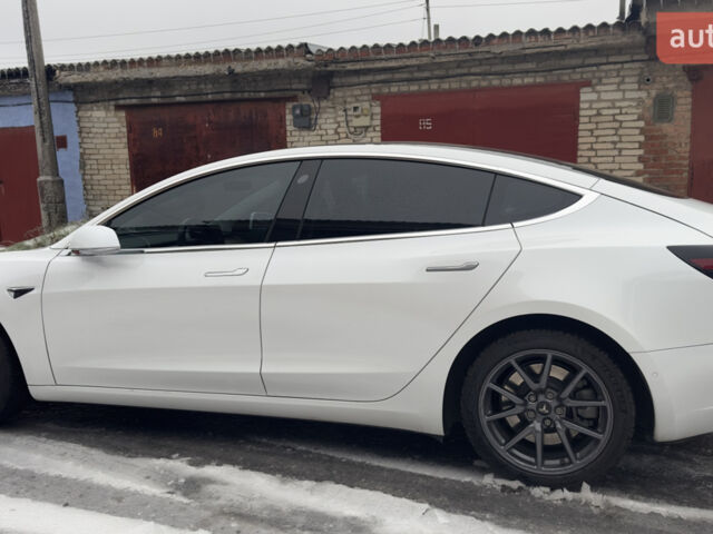Белый Тесла Модель 3, объемом двигателя 0 л и пробегом 96 тыс. км за 25200 $, фото 4 на Automoto.ua