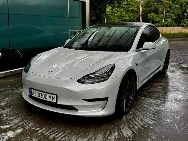 Белый Тесла Модель 3, объемом двигателя 0 л и пробегом 99 тыс. км за 18900 $, фото 1 на Automoto.ua