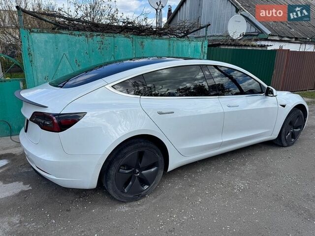 Белый Тесла Модель 3, объемом двигателя 0 л и пробегом 128 тыс. км за 17000 $, фото 5 на Automoto.ua