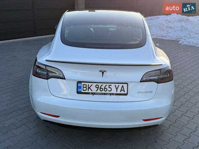 Білий Тесла Модель 3, об'ємом двигуна 0 л та пробігом 74 тис. км за 16500 $, фото 8 на Automoto.ua