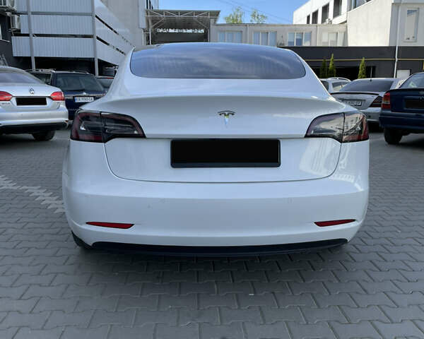 Білий Тесла Модель 3, об'ємом двигуна 0 л та пробігом 58 тис. км за 16500 $, фото 5 на Automoto.ua