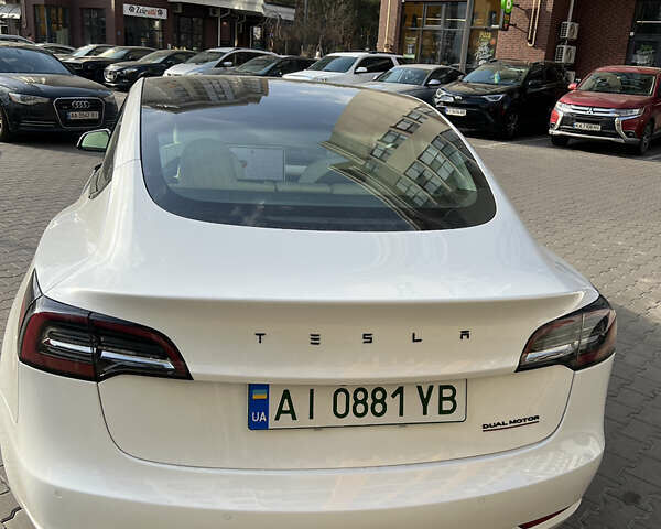 Білий Тесла Модель 3, об'ємом двигуна 0 л та пробігом 59 тис. км за 19200 $, фото 5 на Automoto.ua
