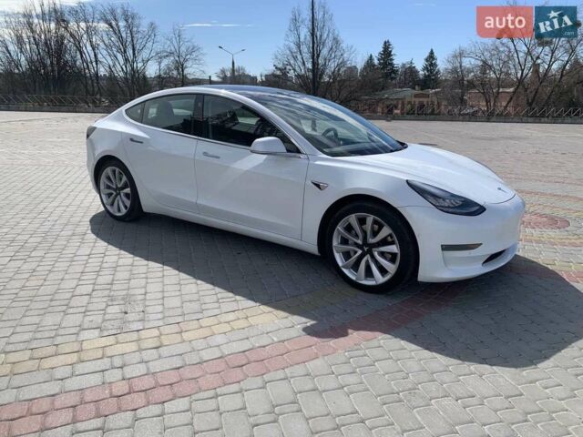 Белый Тесла Модель 3, объемом двигателя 0 л и пробегом 167 тыс. км за 25500 $, фото 16 на Automoto.ua