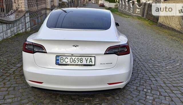 Белый Тесла Модель 3, объемом двигателя 0 л и пробегом 75 тыс. км за 25799 $, фото 16 на Automoto.ua