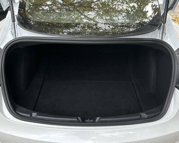 Білий Тесла Модель 3, об'ємом двигуна 0 л та пробігом 114 тис. км за 13950 $, фото 10 на Automoto.ua