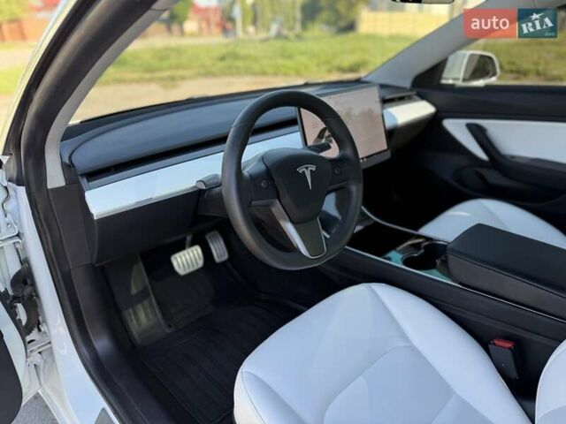 Белый Тесла Модель 3, объемом двигателя 0 л и пробегом 57 тыс. км за 21000 $, фото 39 на Automoto.ua