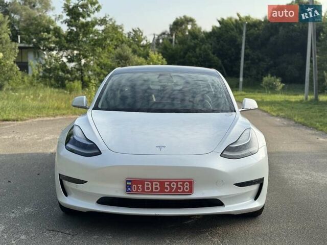Белый Тесла Модель 3, объемом двигателя 0 л и пробегом 60 тыс. км за 17900 $, фото 1 на Automoto.ua
