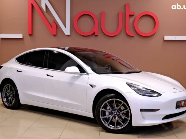 Білий Тесла Модель 3, об'ємом двигуна 0 л та пробігом 54 тис. км за 15900 $, фото 3 на Automoto.ua