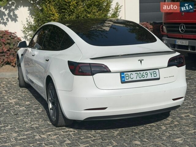 Белый Тесла Модель 3, объемом двигателя 0 л и пробегом 123 тыс. км за 16900 $, фото 4 на Automoto.ua