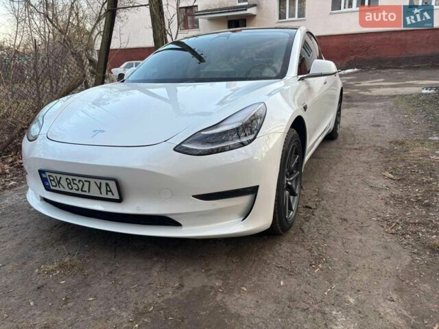 Белый Тесла Модель 3, объемом двигателя 0 л и пробегом 100 тыс. км за 16900 $, фото 6 на Automoto.ua