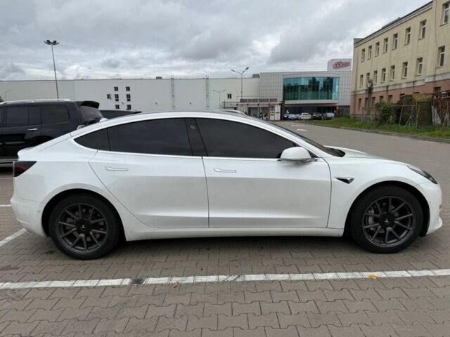Белый Тесла Модель 3, объемом двигателя 0 л и пробегом 85 тыс. км за 14500 $, фото 2 на Automoto.ua