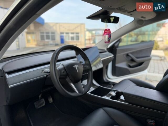 Белый Тесла Модель 3, объемом двигателя 0 л и пробегом 177 тыс. км за 12999 $, фото 23 на Automoto.ua