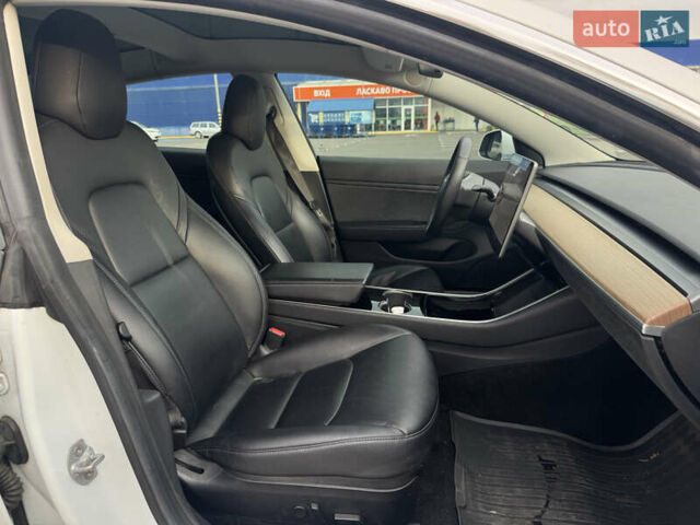 Белый Тесла Модель 3, объемом двигателя 0 л и пробегом 166 тыс. км за 14500 $, фото 24 на Automoto.ua