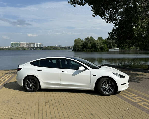 Белый Тесла Модель 3, объемом двигателя 0 л и пробегом 101 тыс. км за 14600 $, фото 17 на Automoto.ua