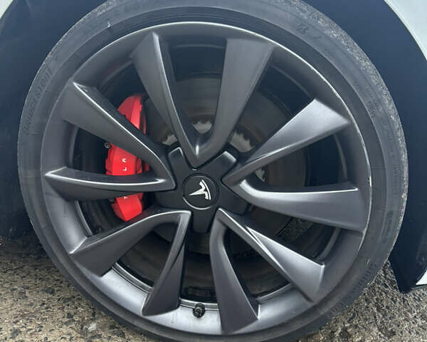 Білий Тесла Модель 3, об'ємом двигуна 0 л та пробігом 208 тис. км за 16500 $, фото 7 на Automoto.ua