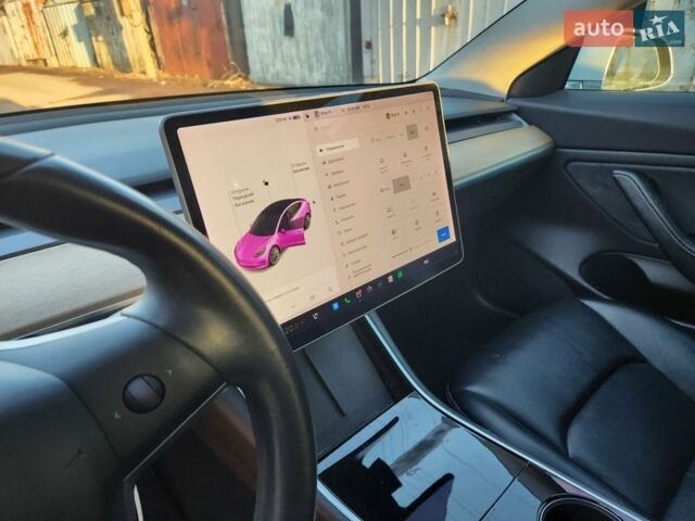 Белый Тесла Модель 3, объемом двигателя 0 л и пробегом 183 тыс. км за 15250 $, фото 25 на Automoto.ua