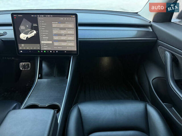 Белый Тесла Модель 3, объемом двигателя 0 л и пробегом 190 тыс. км за 15950 $, фото 23 на Automoto.ua