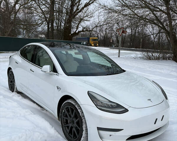 Білий Тесла Модель 3, об'ємом двигуна 0 л та пробігом 96 тис. км за 19000 $, фото 3 на Automoto.ua