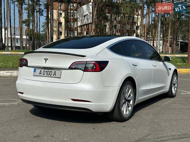 Белый Тесла Модель 3, объемом двигателя 0 л и пробегом 98 тыс. км за 16930 $, фото 4 на Automoto.ua