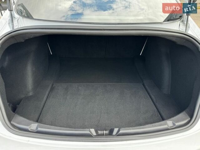 Белый Тесла Модель 3, объемом двигателя 0 л и пробегом 140 тыс. км за 19000 $, фото 25 на Automoto.ua