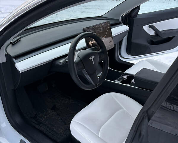 Білий Тесла Модель 3, об'ємом двигуна 0 л та пробігом 96 тис. км за 19000 $, фото 11 на Automoto.ua