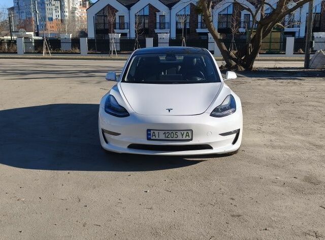 Білий Тесла Модель 3, об'ємом двигуна 0 л та пробігом 95 тис. км за 13500 $, фото 2 на Automoto.ua