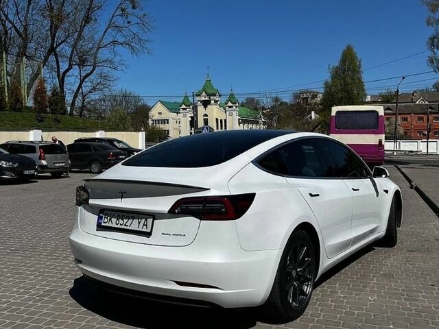 Белый Тесла Модель 3, объемом двигателя 0 л и пробегом 100 тыс. км за 16900 $, фото 20 на Automoto.ua