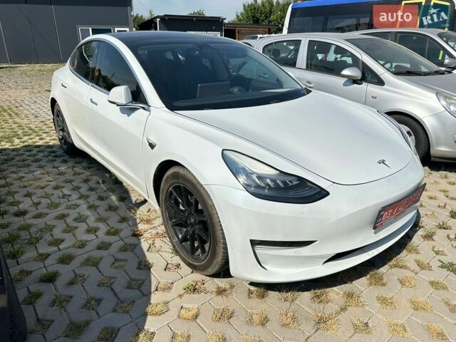 Белый Тесла Модель 3, объемом двигателя 0 л и пробегом 237 тыс. км за 13500 $, фото 2 на Automoto.ua