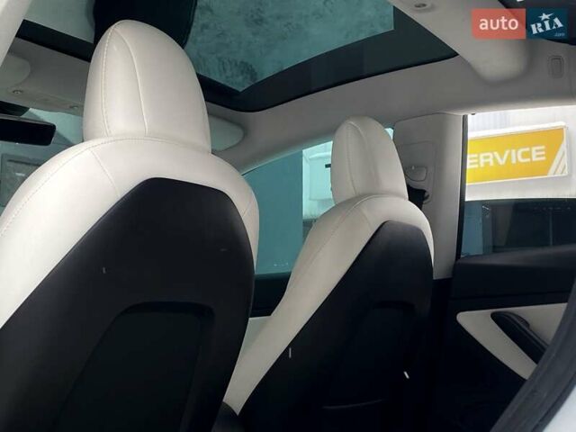 Белый Тесла Модель 3, объемом двигателя 0 л и пробегом 110 тыс. км за 19499 $, фото 7 на Automoto.ua