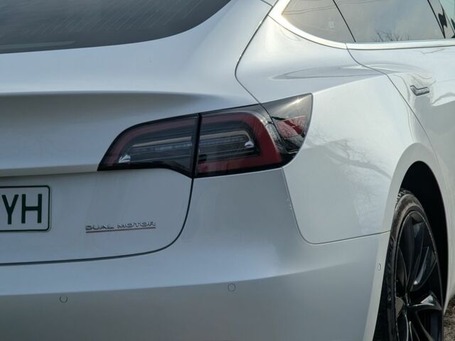 Білий Тесла Модель 3, об'ємом двигуна 0 л та пробігом 120 тис. км за 19700 $, фото 10 на Automoto.ua