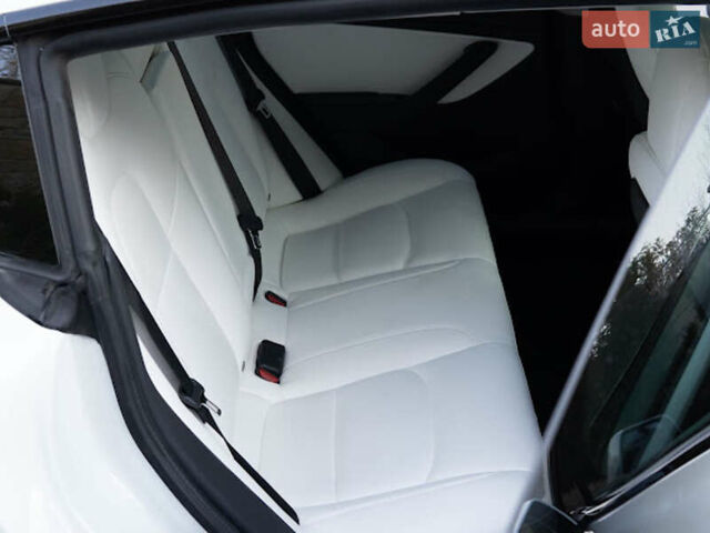 Тесла Модель 3 2019 в Львове на Automoto.ua Белый Тесла Модель 3, объемом двигателя 0 л и пробегом 80 тыс. км за 19900 $, фото 9 на Automoto.ua