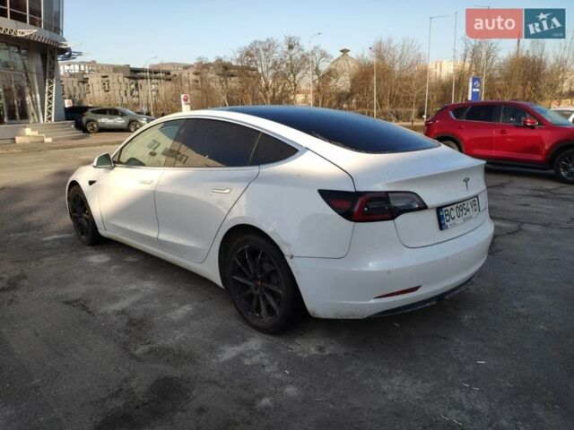 Белый Тесла Модель 3, объемом двигателя 0 л и пробегом 90 тыс. км за 12300 $, фото 4 на Automoto.ua
