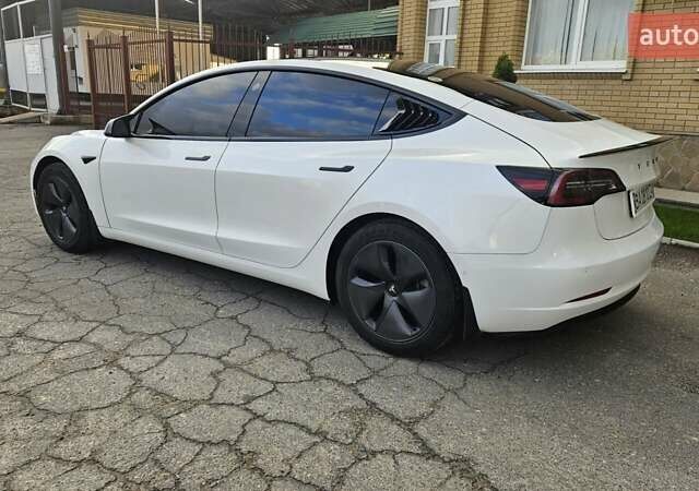 Белый Тесла Модель 3, объемом двигателя 0 л и пробегом 76 тыс. км за 15900 $, фото 4 на Automoto.ua