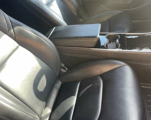 Білий Тесла Модель 3, об'ємом двигуна 0 л та пробігом 178 тис. км за 14800 $, фото 16 на Automoto.ua