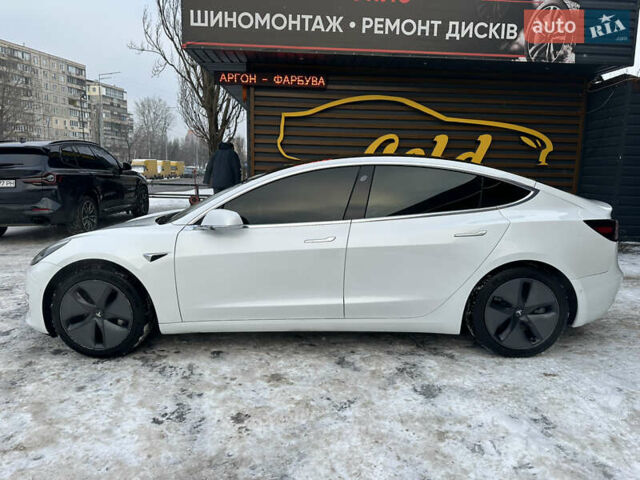 Белый Тесла Модель 3, объемом двигателя 0 л и пробегом 45 тыс. км за 15700 $, фото 7 на Automoto.ua