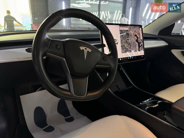 Белый Тесла Модель 3, объемом двигателя 0 л и пробегом 110 тыс. км за 26000 $, фото 14 на Automoto.ua