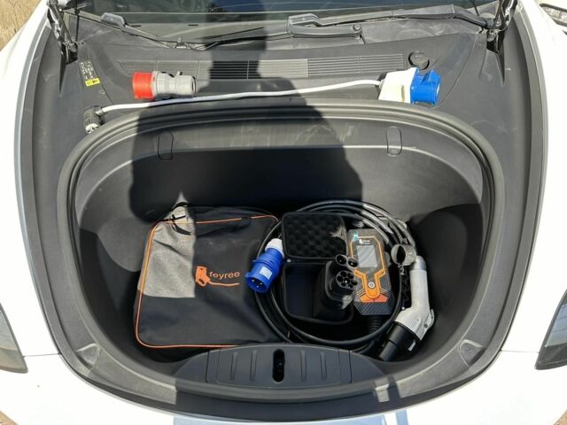 Білий Тесла Модель 3, об'ємом двигуна 0 л та пробігом 124 тис. км за 18300 $, фото 11 на Automoto.ua