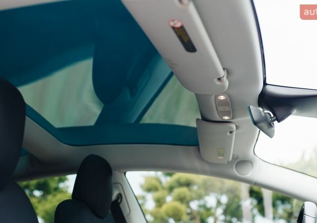 Білий Тесла Модель 3, об'ємом двигуна 0 л та пробігом 90 тис. км за 14000 $, фото 17 на Automoto.ua