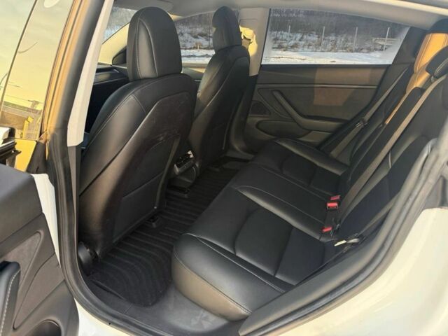 Білий Тесла Модель 3, об'ємом двигуна 0 л та пробігом 190 тис. км за 15950 $, фото 23 на Automoto.ua