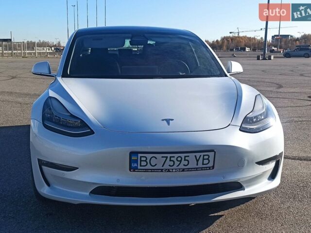 Белый Тесла Модель 3, объемом двигателя 0 л и пробегом 80 тыс. км за 19000 $, фото 10 на Automoto.ua