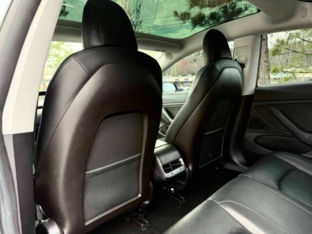 Белый Тесла Модель 3, объемом двигателя 0 л и пробегом 53 тыс. км за 12700 $, фото 11 на Automoto.ua