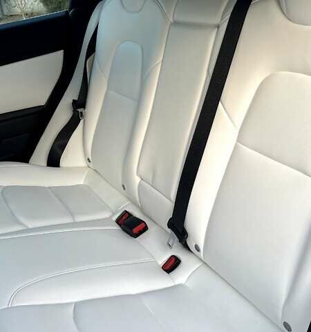 Білий Тесла Модель 3, об'ємом двигуна 0 л та пробігом 100 тис. км за 17900 $, фото 12 на Automoto.ua