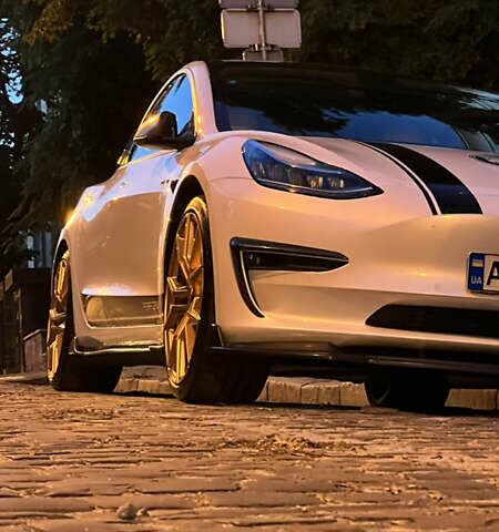 Белый Тесла Модель 3, объемом двигателя 0 л и пробегом 102 тыс. км за 24900 $, фото 21 на Automoto.ua