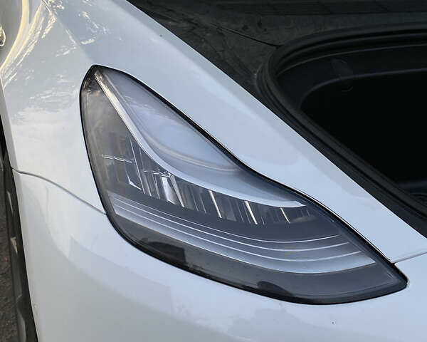 Білий Тесла Модель 3, об'ємом двигуна 0 л та пробігом 183 тис. км за 1400 $, фото 5 на Automoto.ua